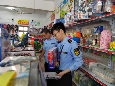 周陂鎮(zhèn)開展校園周邊“三無”玩具專項檢查 守護學(xué)生身心健康